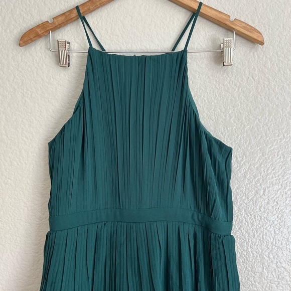 Came For Cocktails Emerald Green Pleated Tiered Lace Maxi Dress - Picture 4 of 8
